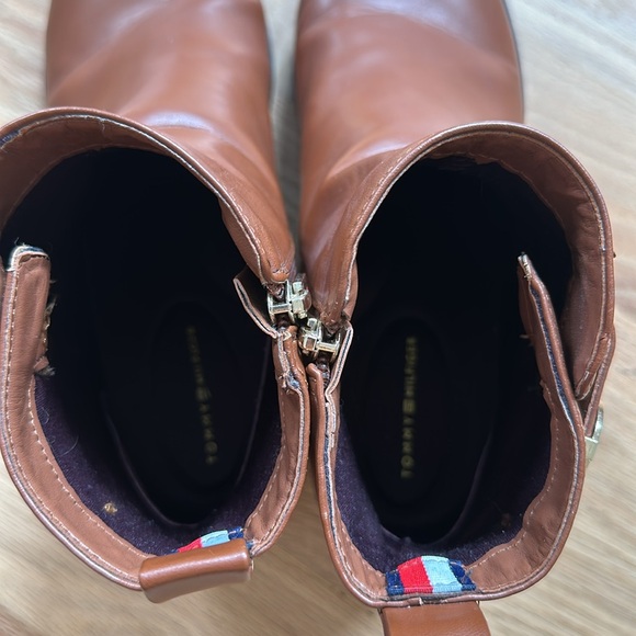 Tommy Hilfiger brown women's boots size 10M - Picture 9 of 9